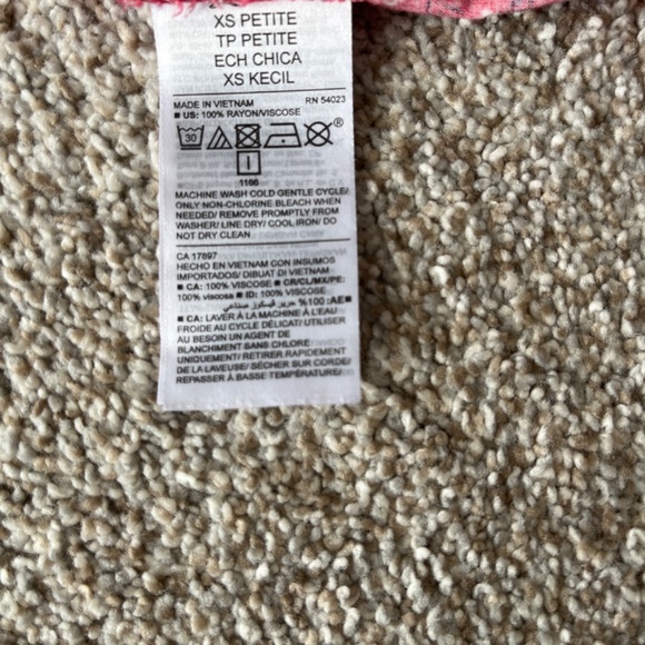 Old Navy Flowery Romper - Picture 7 of 7